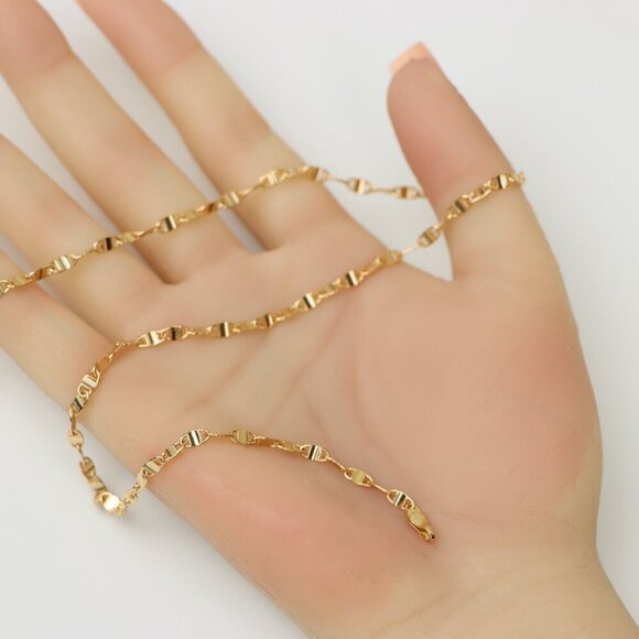 "Twisted Flat Link Rose Gold Necklace, Modern Chic Chain Design, XPNL0183 - Picture 3 of 12